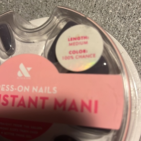 New in package medium length 100% chance blue instant Mani press on nails - Picture 2 of 9